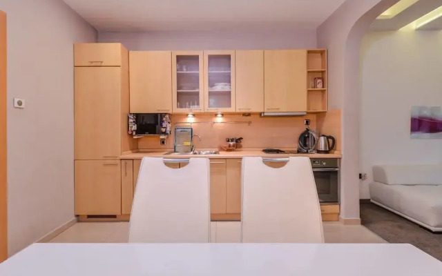 FM Deluxe 1-BDR Apartment - Extravaganzzo