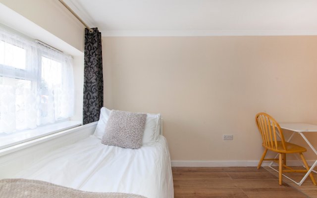 TH Serviced Apartment London