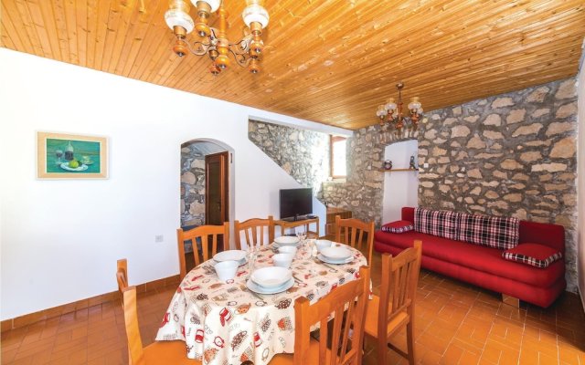 Beautiful Home in Rogoznica With Wifi and 3 Bedrooms