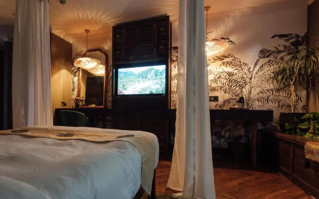 The Woodridge Inn Hotel