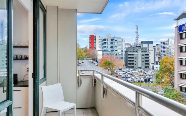 Chic & Stylish Apartment with Parking