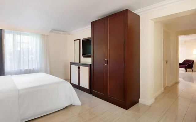 Sheraton Samoa Aggie Grey's Hotel & Bungalows