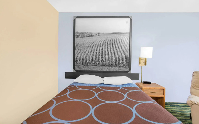 Boarders Inn & Suites by Cobblestone Hotels - Waterloo/Cedar Falls