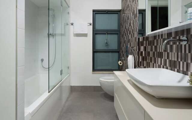 Boutique Penthouse 2BR Basel-HolyGuest