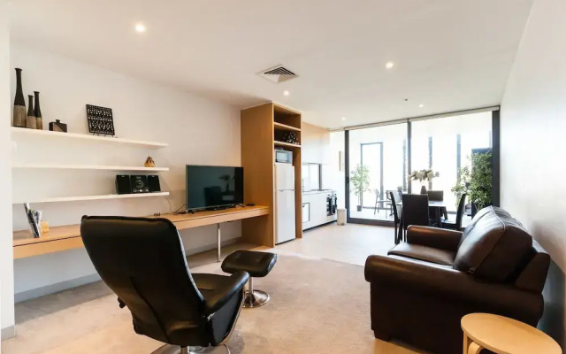 MILES, 1BDR Melbourne Apartment