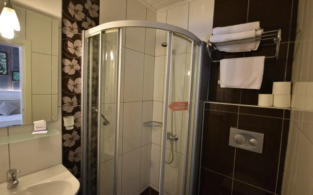 Nicholas Park Hotel