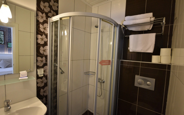 Nicholas Park Hotel