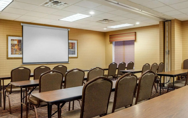 Sleep Inn & Suites Airport
