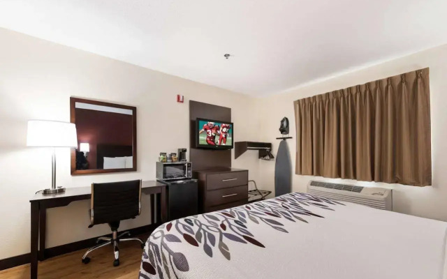 Red Roof Inn Auburn