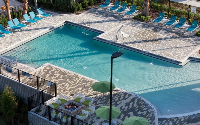 Holiday Inn Express & Suites Orlando at SeaWorld, an IHG Hotel