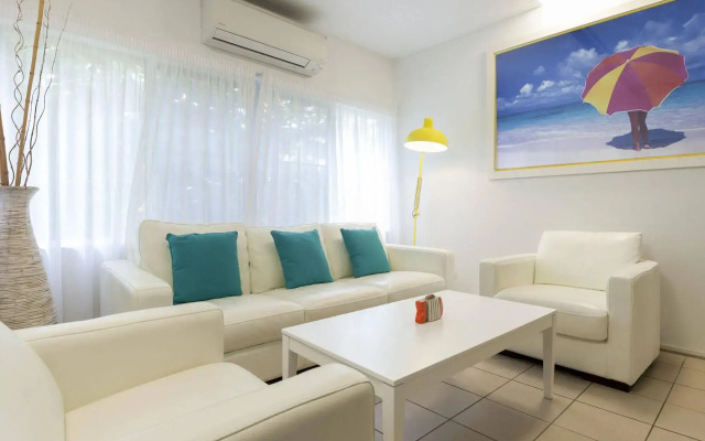 By The Sea Port Douglas