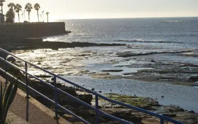 Hostal Rompeolas