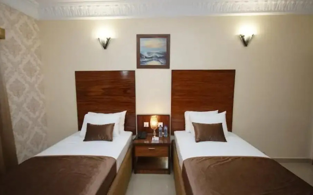 World Inn Karachi