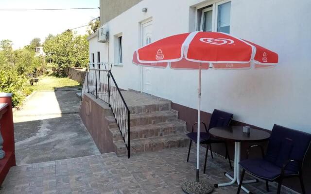 Apartments with a parking space Senj - 18884