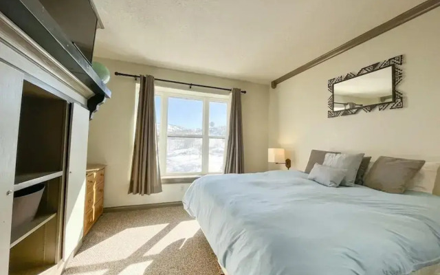7 guests 2BR 2BA
