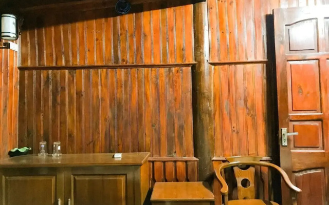 Vinh Gia Airport Lake View Hostel