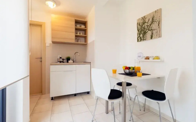 Rooms & apartments Karlo