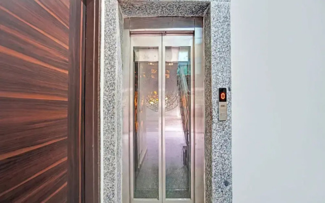 Fabhotel Comfort Inn