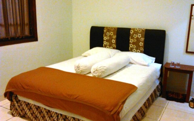 Griya Putri Dewi Family Guest House