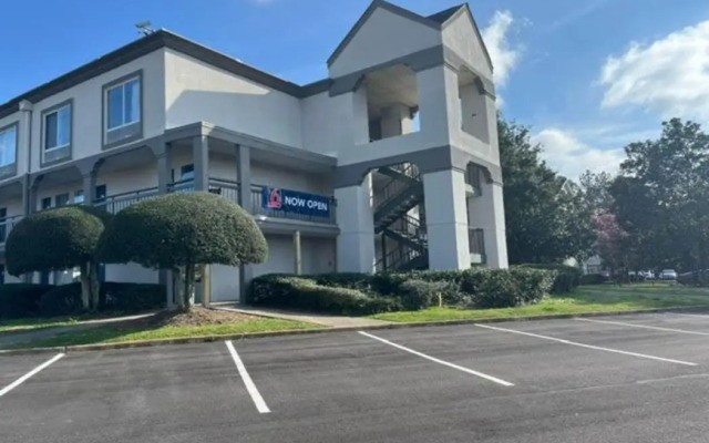 Studio 6 Suites Norcross, GA