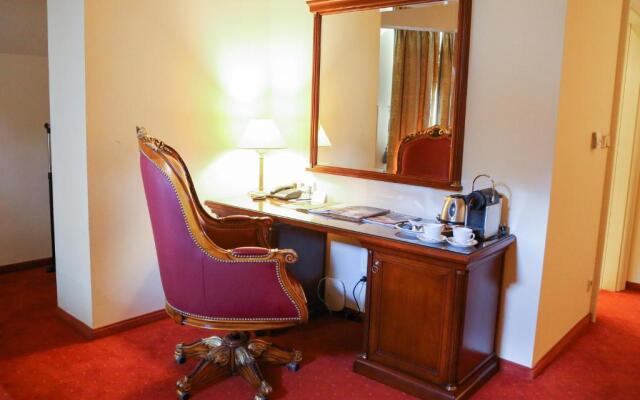 Savoy Westend Hotel