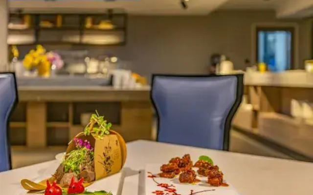 Daya Jingting Hotel (The Seventh People's Hospital Zhongyuan Fota Branch)
