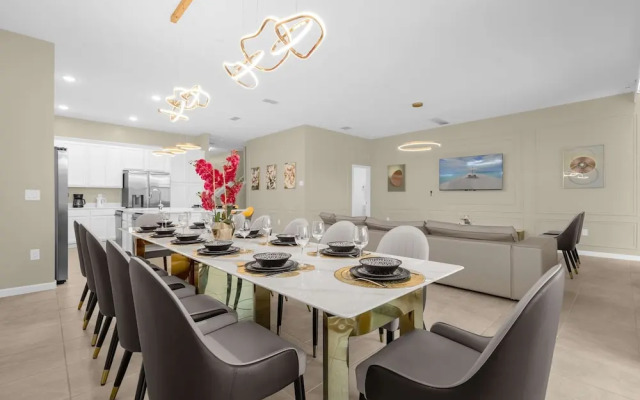 Upstay - 30ppl Home w Theme Rooms-games-pool-spa