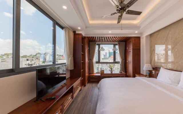 Woody House Boutique