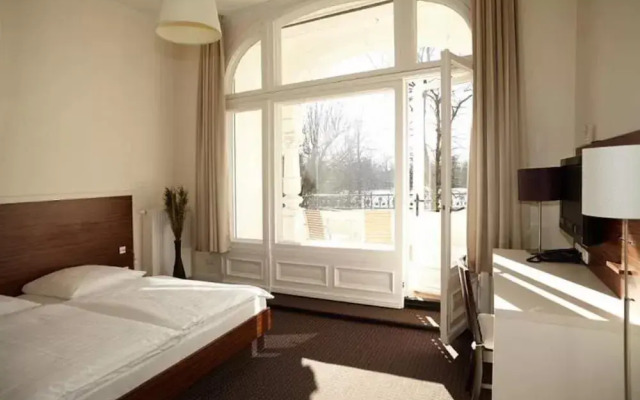 Hotel Excellent
