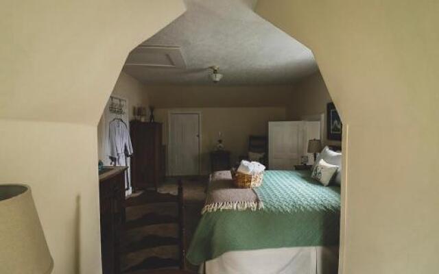 The House at Seven Oaks