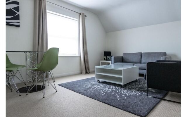 1 Bedroom in Kew Gardens - Clarendon Garden
