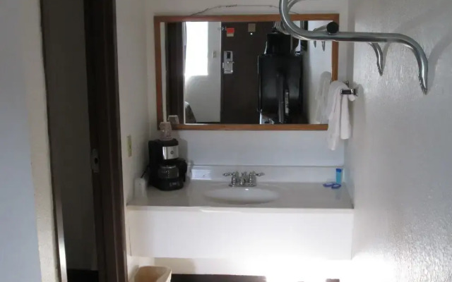 Motel 10