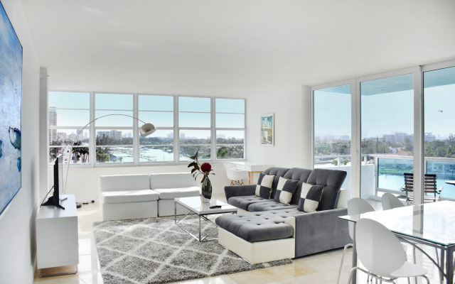 Seacoast Suites on Miami Beach