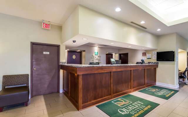 Quality Suites Milwaukee Airport