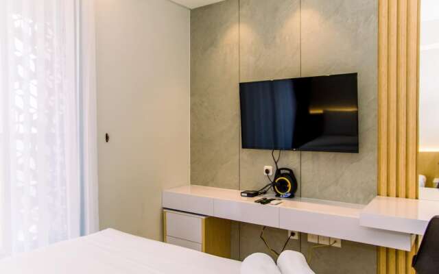 Fancy And Nice Studio Apartment At Gold Coast