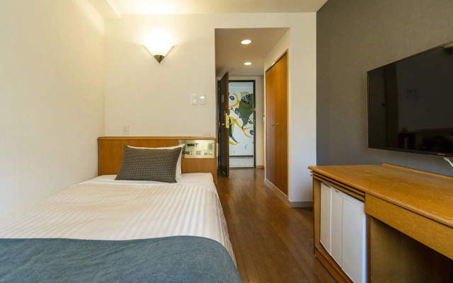 Hotel Toms