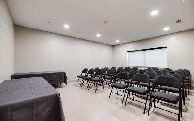 SureStay Studio by Best Western Conroe Downtown