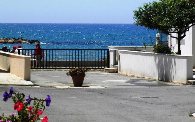 Philippou Beach Villas & Apartments