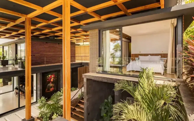 w Spectacular 4BR Villa in Costa Rica