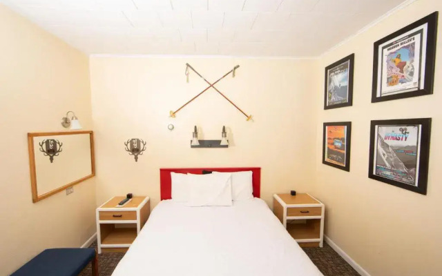 Yodeler Motel