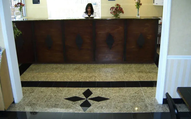 Travelers Inn & Suites