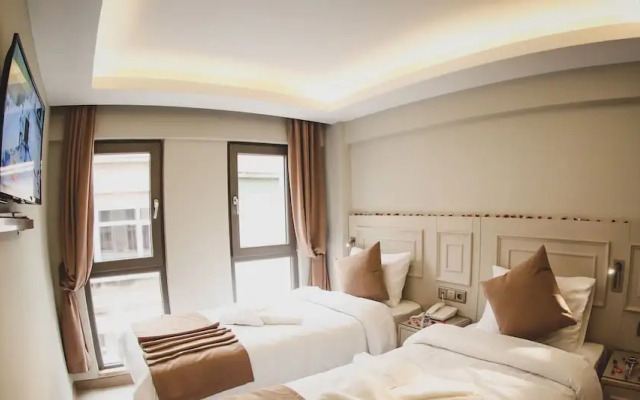 X-Nellyi Boutique Hotel