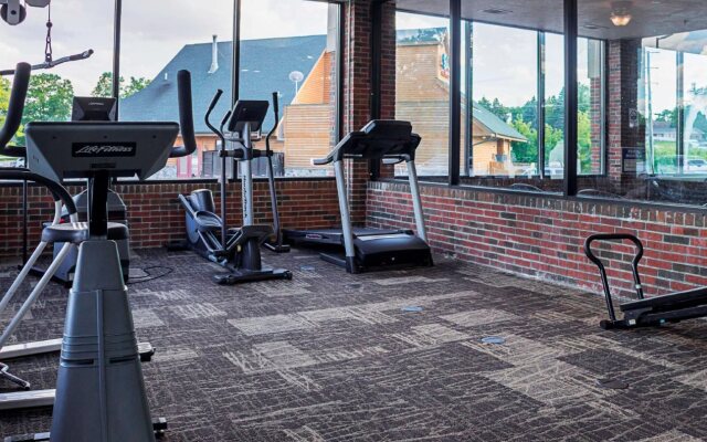 Red Roof Inn & Suites Lake Orion/ Auburn Hills