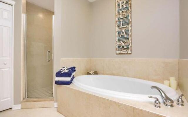 201 Harborview Grande