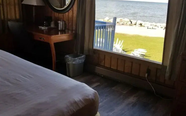 Bayview Lakefront Motel
