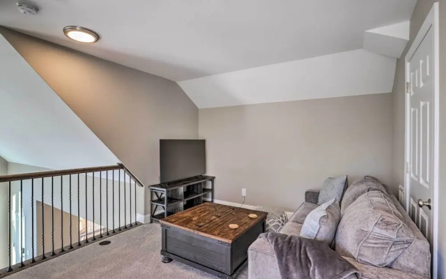 Charming Retreat w/ Mtn Views: Walkable Location!