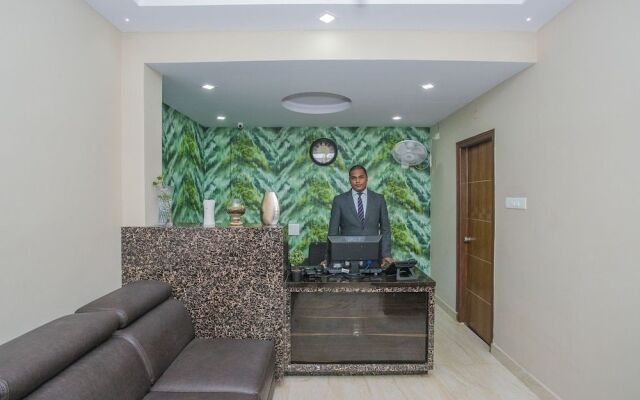 OYO 26963 Hotel Crystal Grandeur