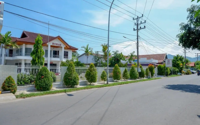 Hotel Horas Palopo by RedDoorz