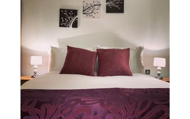 Modern Leeds City Apartment