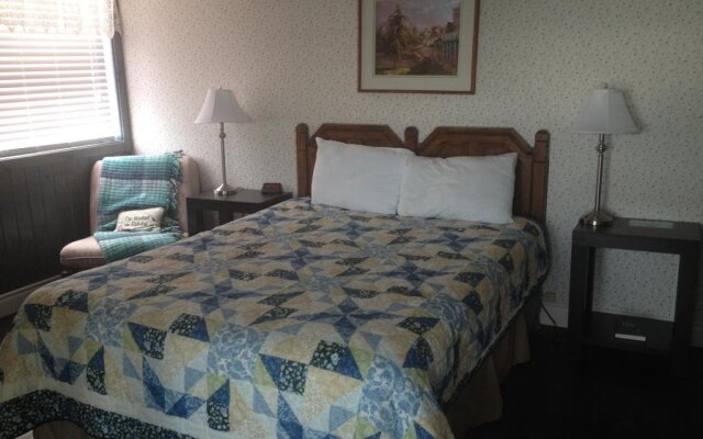 Boathouse Country Inn